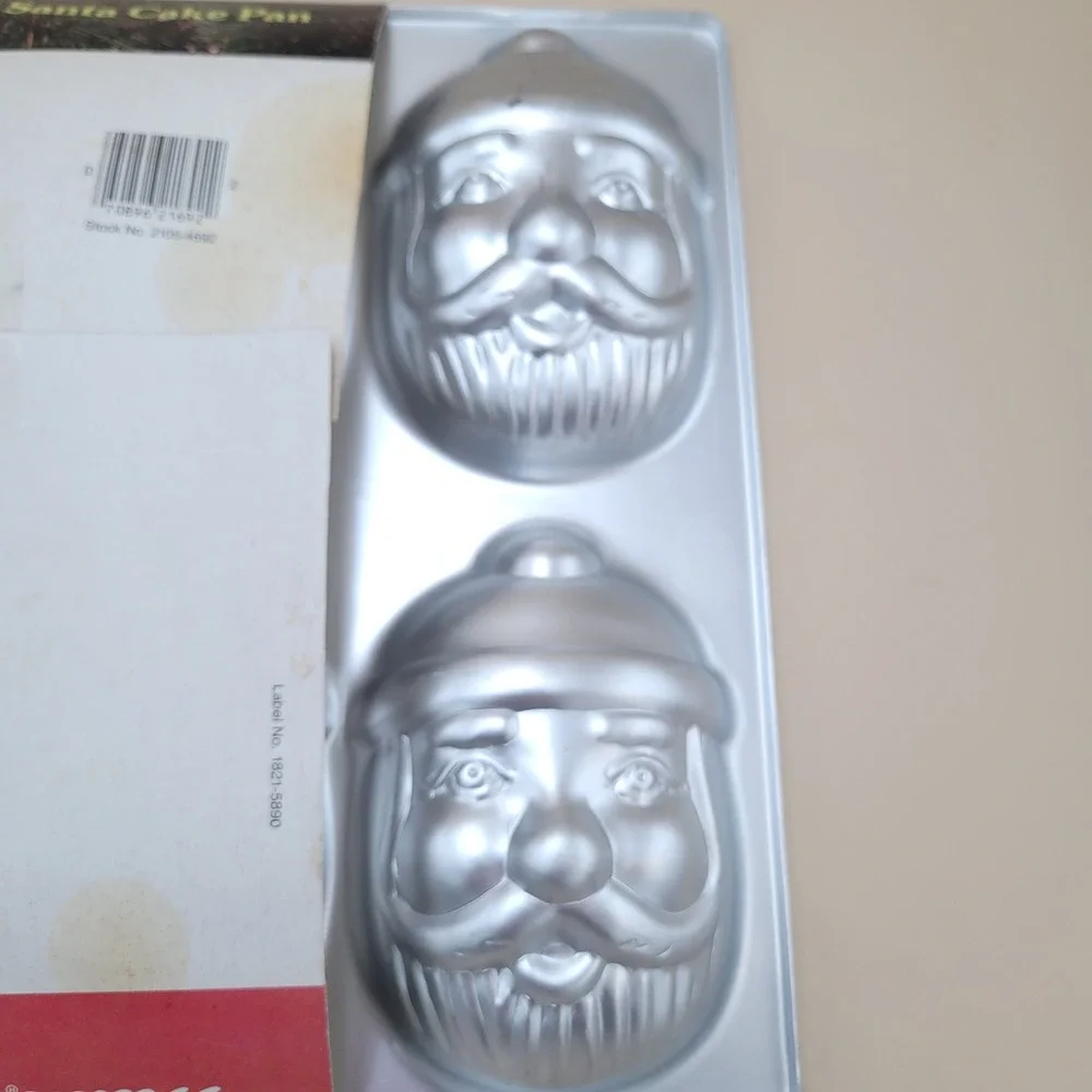 Vintage 1983 Wilton Mini Santa Cake Pan 4 Cavity Aluminum Christmas 2105-4692